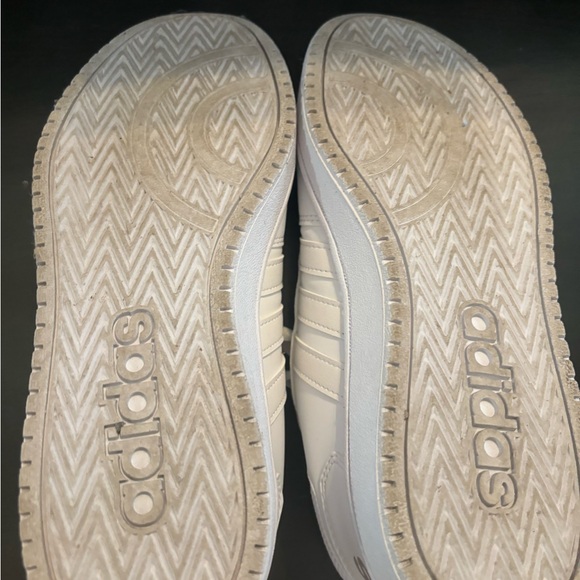 Adidas sneakers size 7 1/2 - Picture 2 of 3